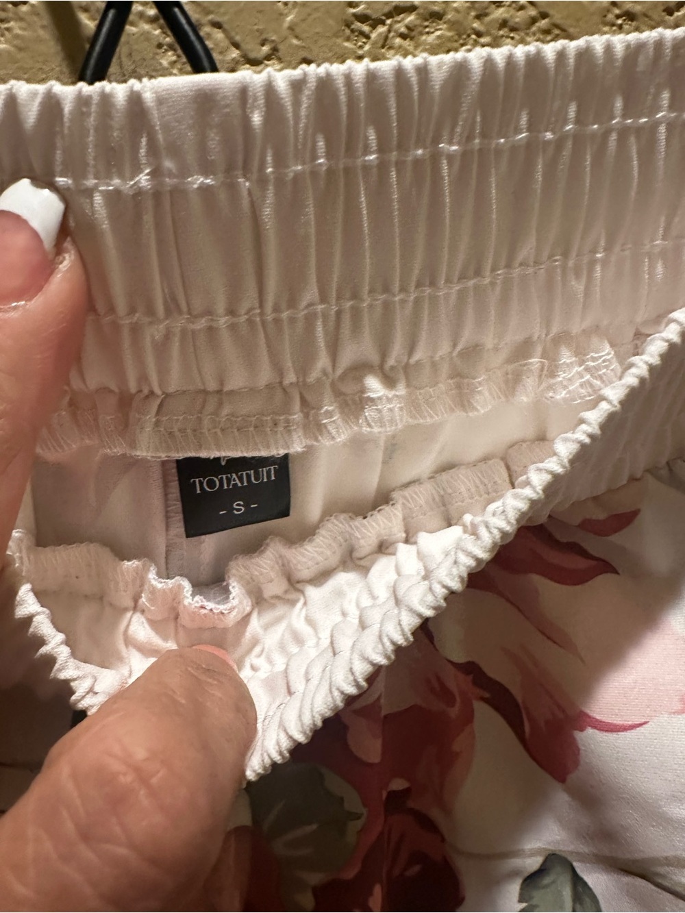 Floral Wide-Leg Pants in Ivory and Red - Picture 4 of 5